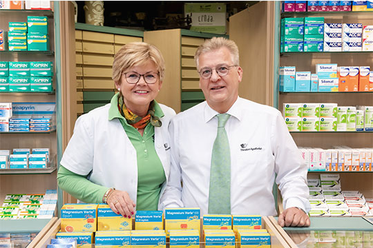 Gründer der COVID-19 Apotheke in Würzburg Dr. Helmut Strohmeier und Frau Uschi